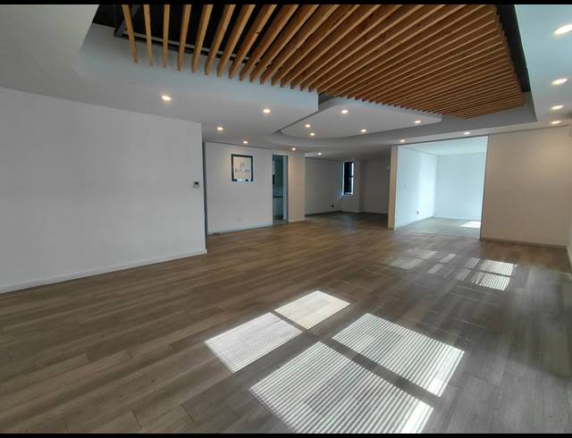 155M² OFFICE TO LET IN FOURWAYS